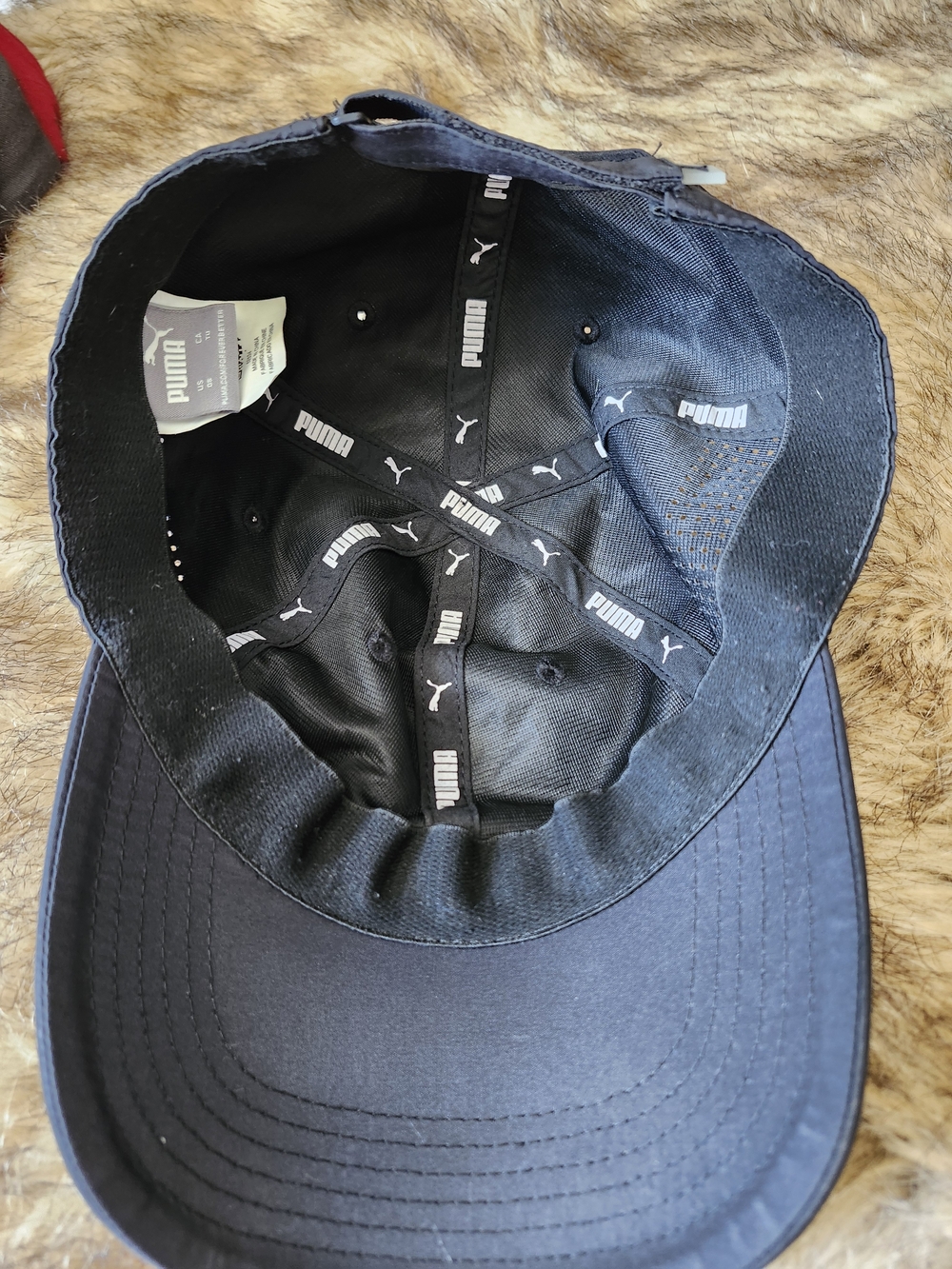 Puma Unisex Black Athletic Baseball Cap with Subtle Logo - Picture 3 of 3
